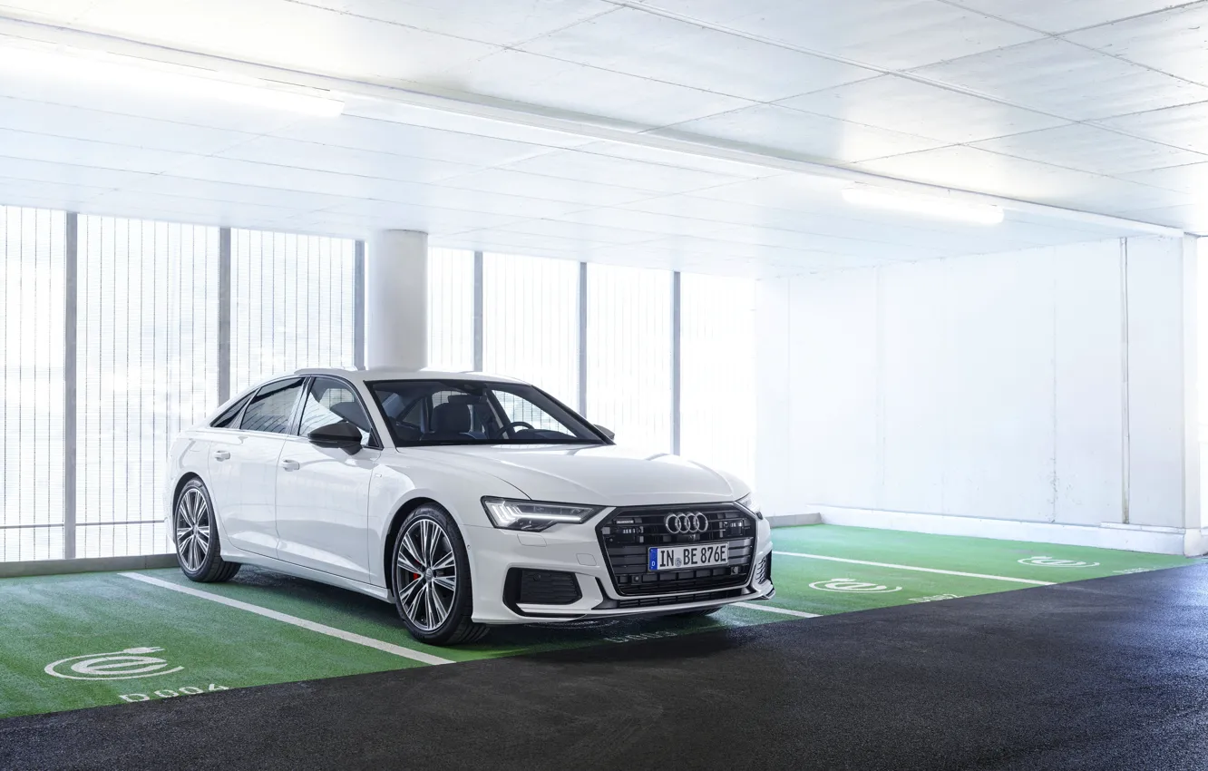 Фото обои белый, Audi, седан, помещение, гибрид, Audi A6, четырёхдверный, 2020