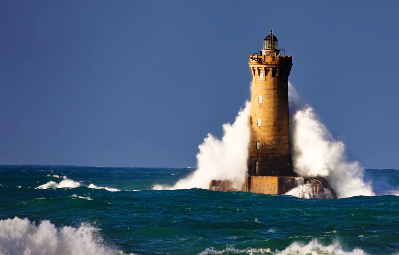 Фото обои waves, clear sky, sea, landscape, nature, France, horizon, lighthouse