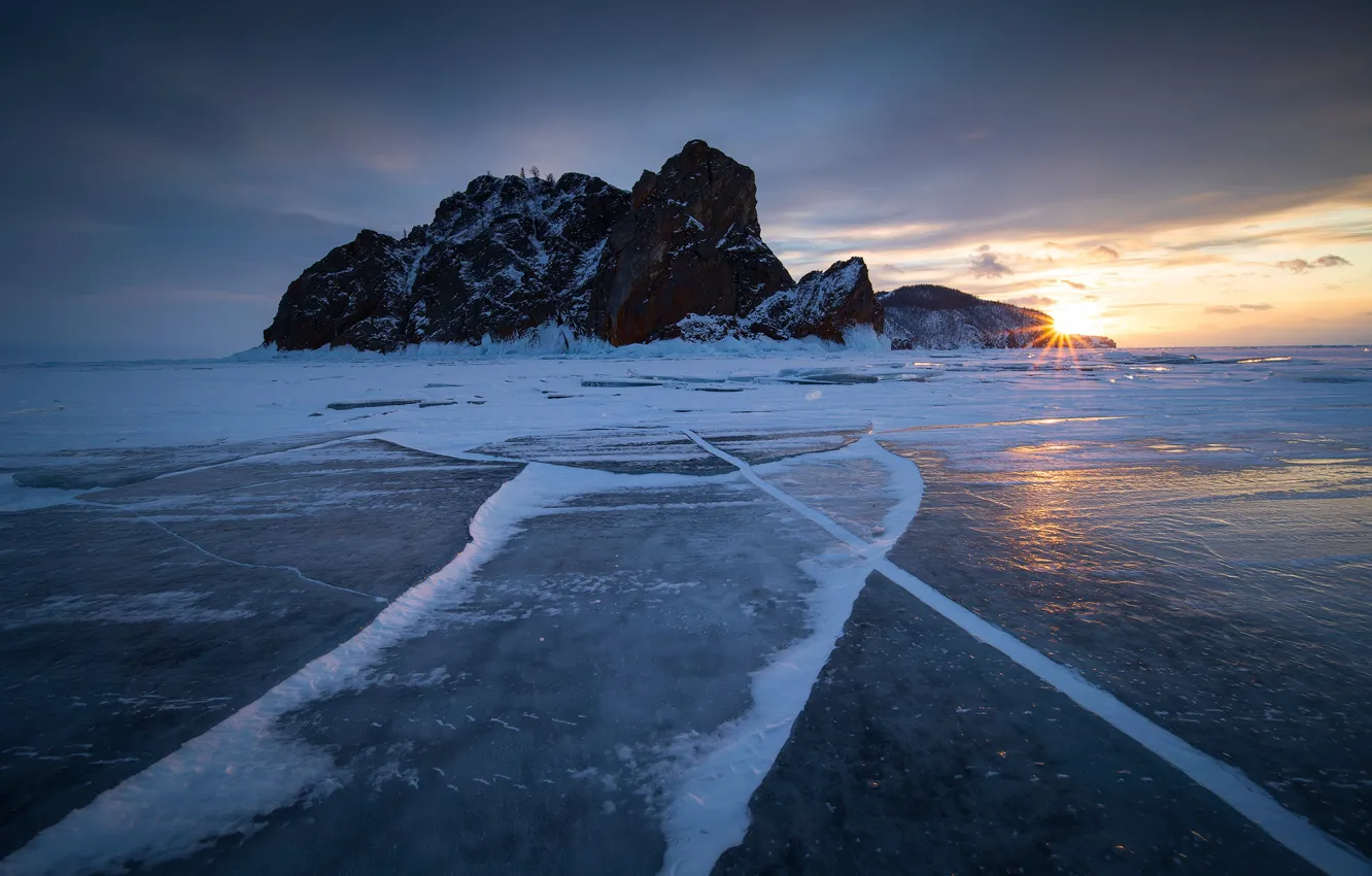 Фото обои зима, закат, скала, лёд, Россия, Озеро Байкал, замёрзшее озеро