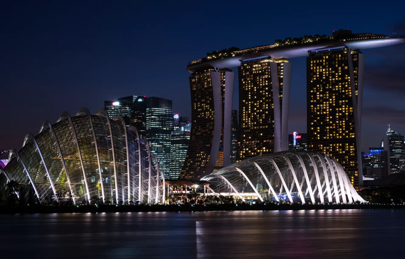 Фото обои ночь, огни, река, здания, сооружение, Сингапур, набережная, Marina Bay Sands