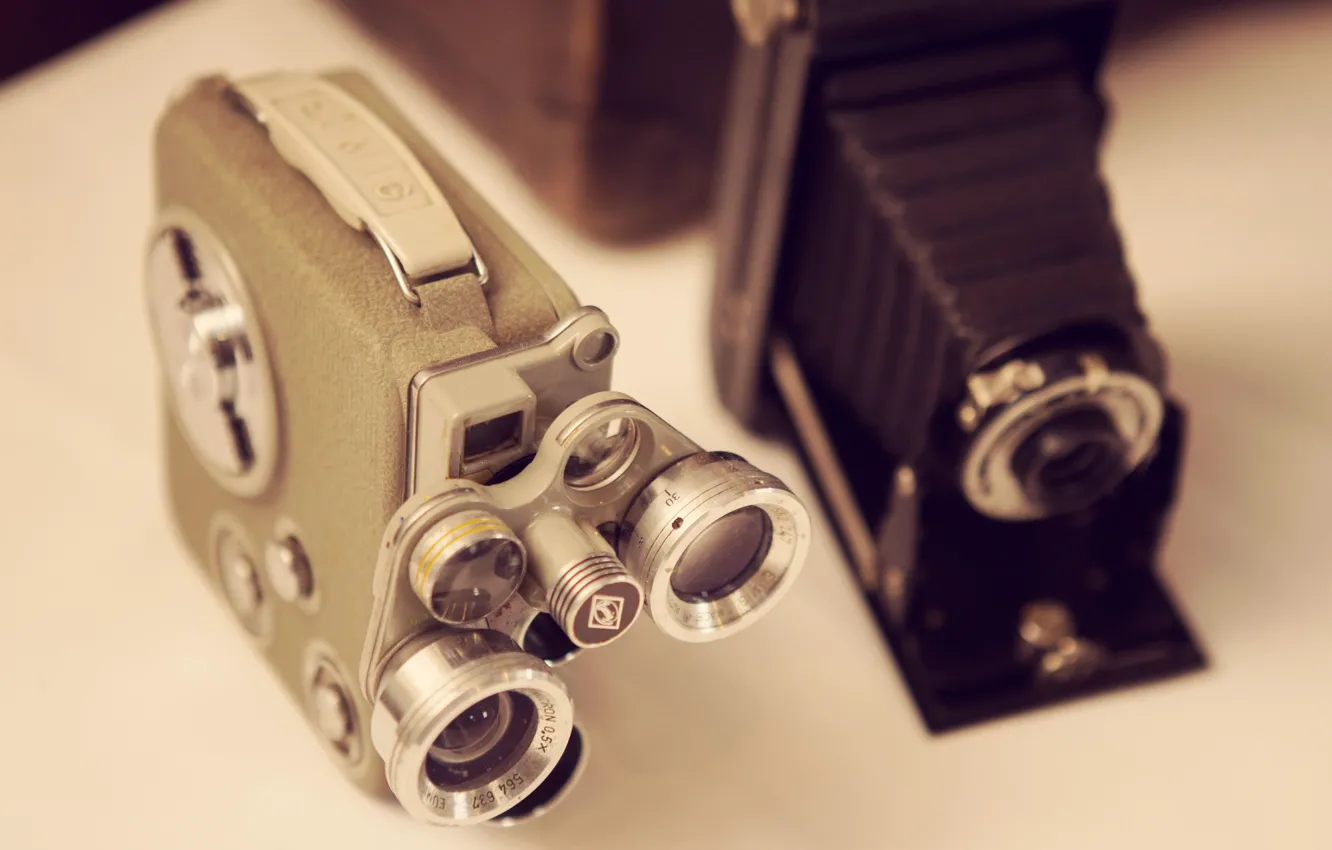 Фото обои cameras, table, lenses