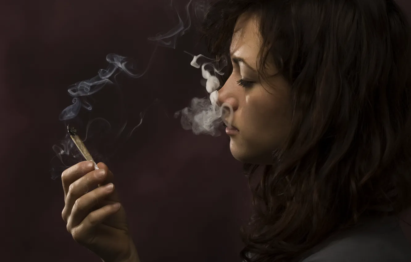 Фото обои smoke, woman, marijuana
