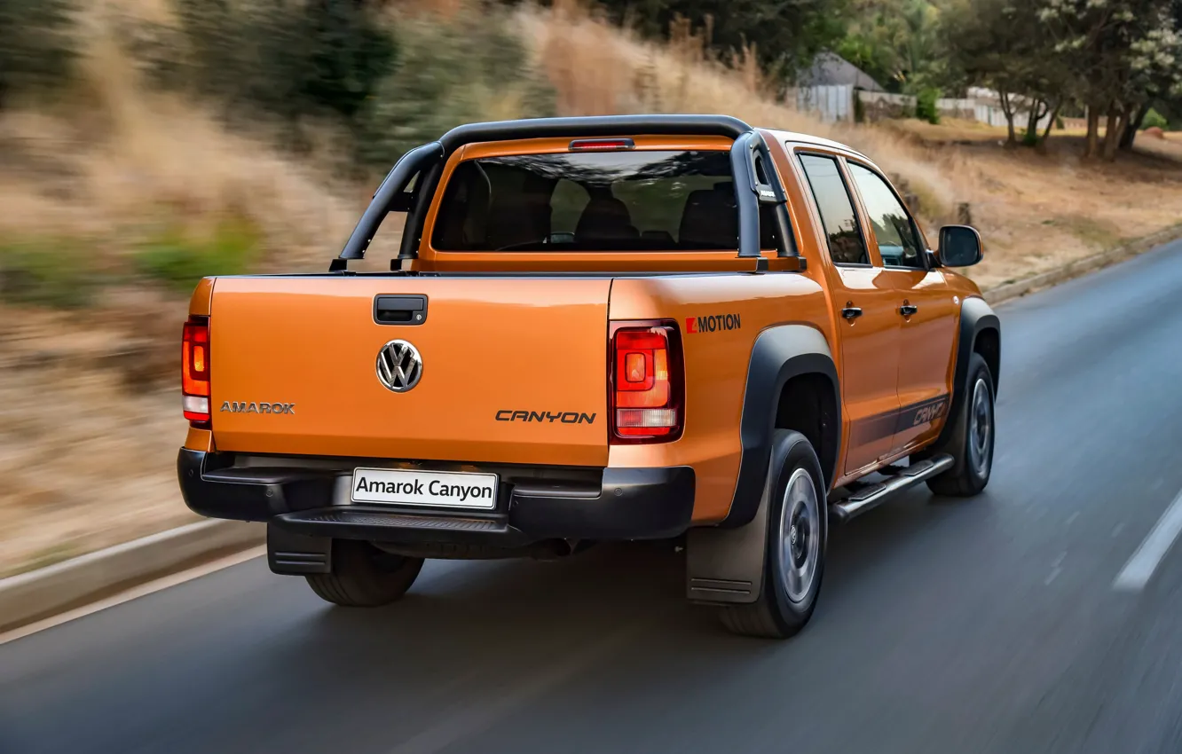 Фото обои Volkswagen, пикап, Amarok, на дороге, Canyon, 2019