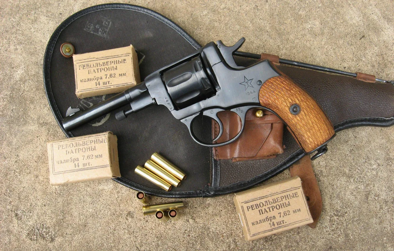 Фото обои патроны, револьвер, коробки, 1944г, Nagant