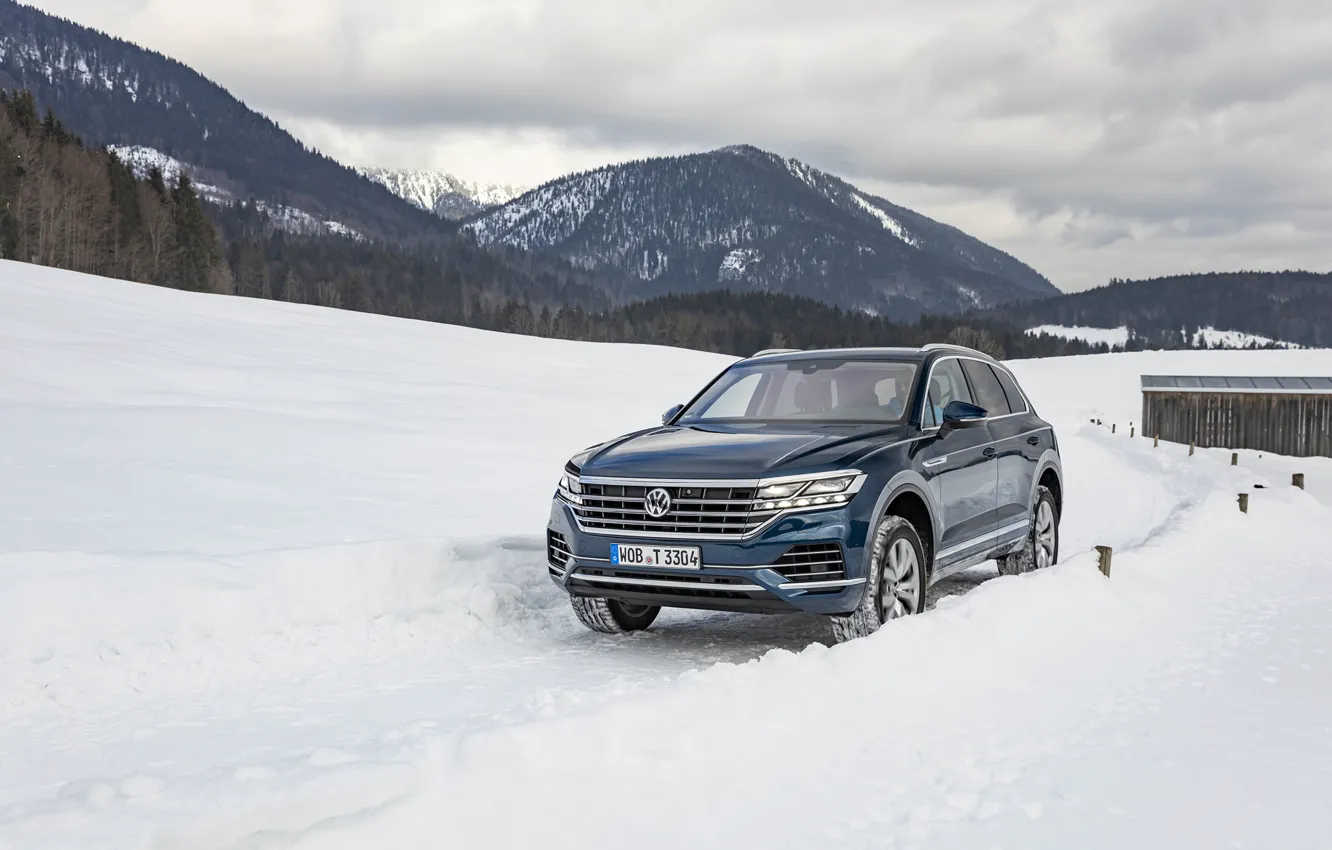 Фото обои зима, авто, горы, Volkswagen, Touareg