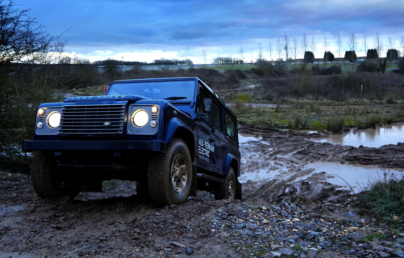 Фото обои Вечер, Грязь, Джип, Фары, Land Rover, Внедорожник, Defender, Бездорожье