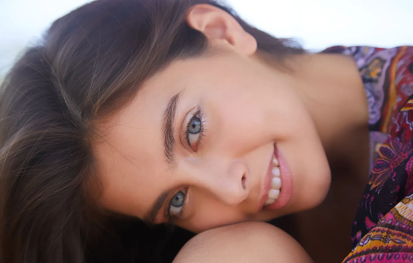 Фото обои model, brunette, gorgeous, photoshoot, posing, closeup, beautiful face, pretty eyes