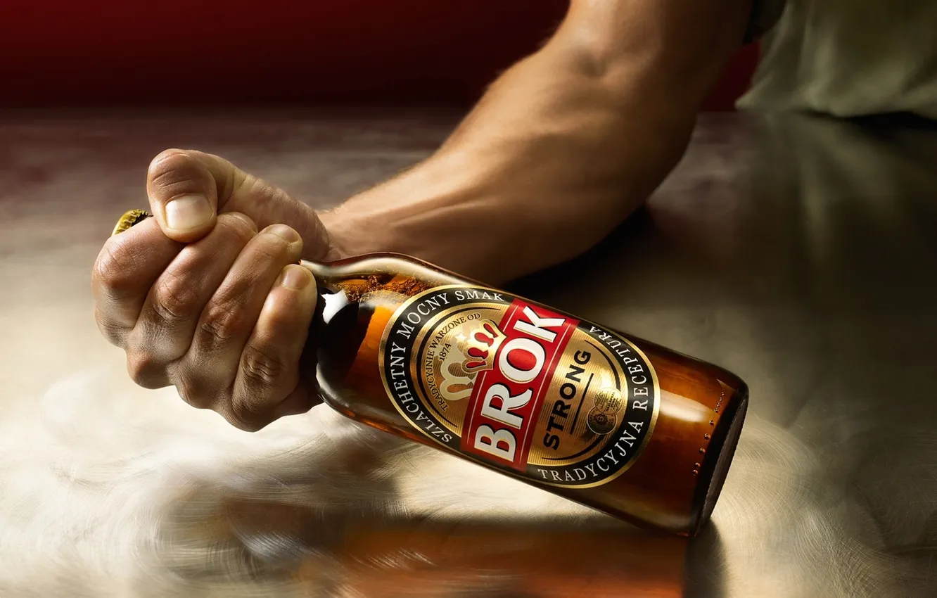 Фото обои фон, бутылка, пиво, рука, Brok