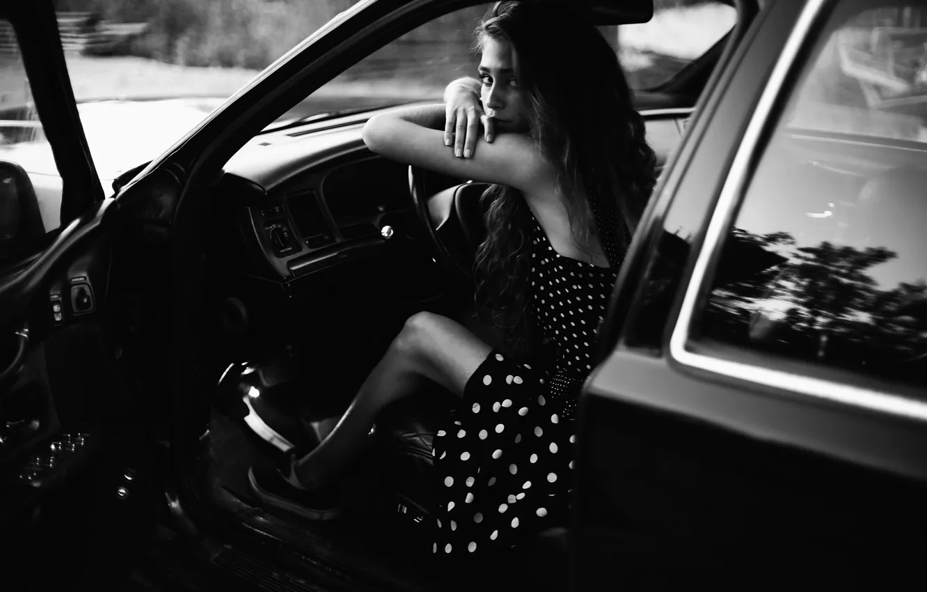 Фото обои машина, авто, девушка, фото, чёрно-белое, красотка, Великий Новгород, Вика Ильинова