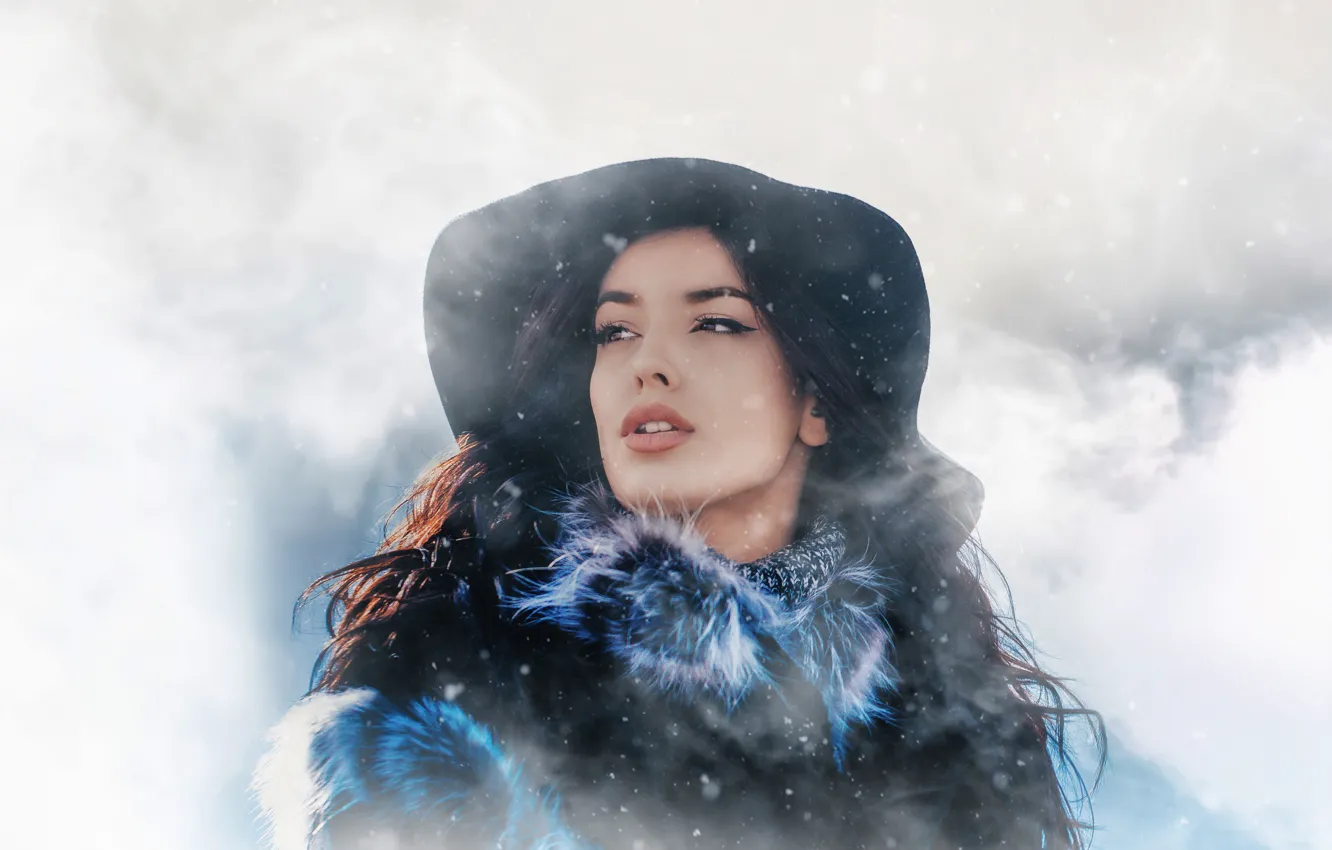 Фото обои зима, взгляд, девушка, снег, портрет, шляпка