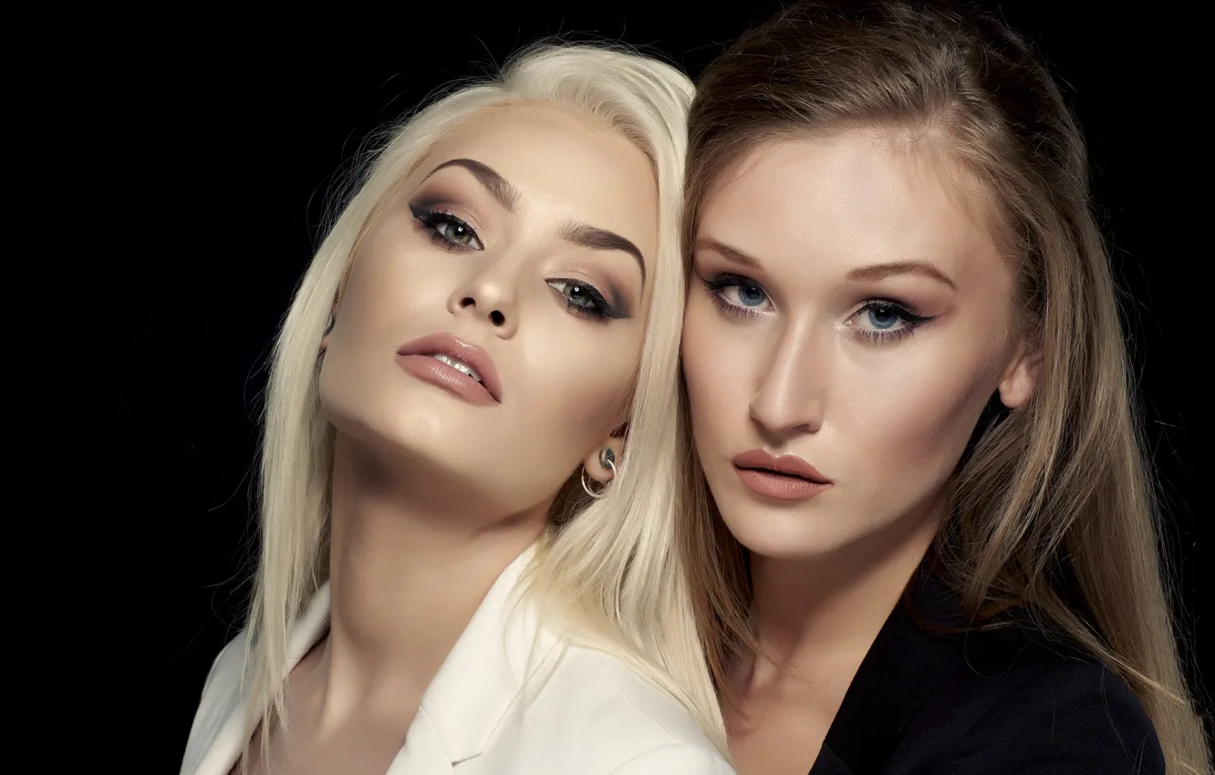 Фото обои взгляд, девушки, волосы, макияж, модели, Alyx, Romaine