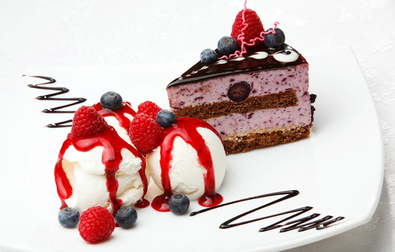 Фото обои ягоды, малина, черника, мороженое, торт, крем, сладкое