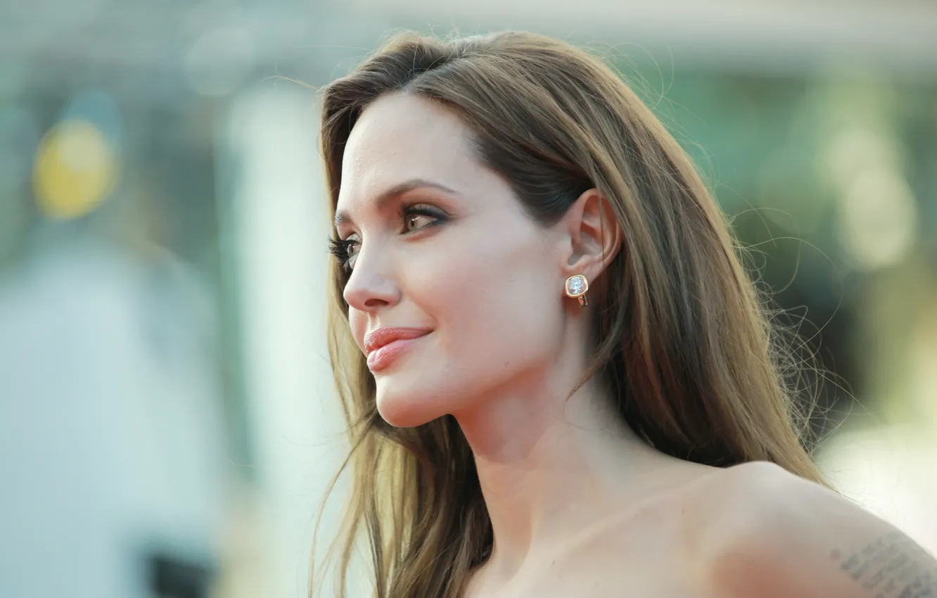 Фото обои Angelina Jolie, model, actress, mother