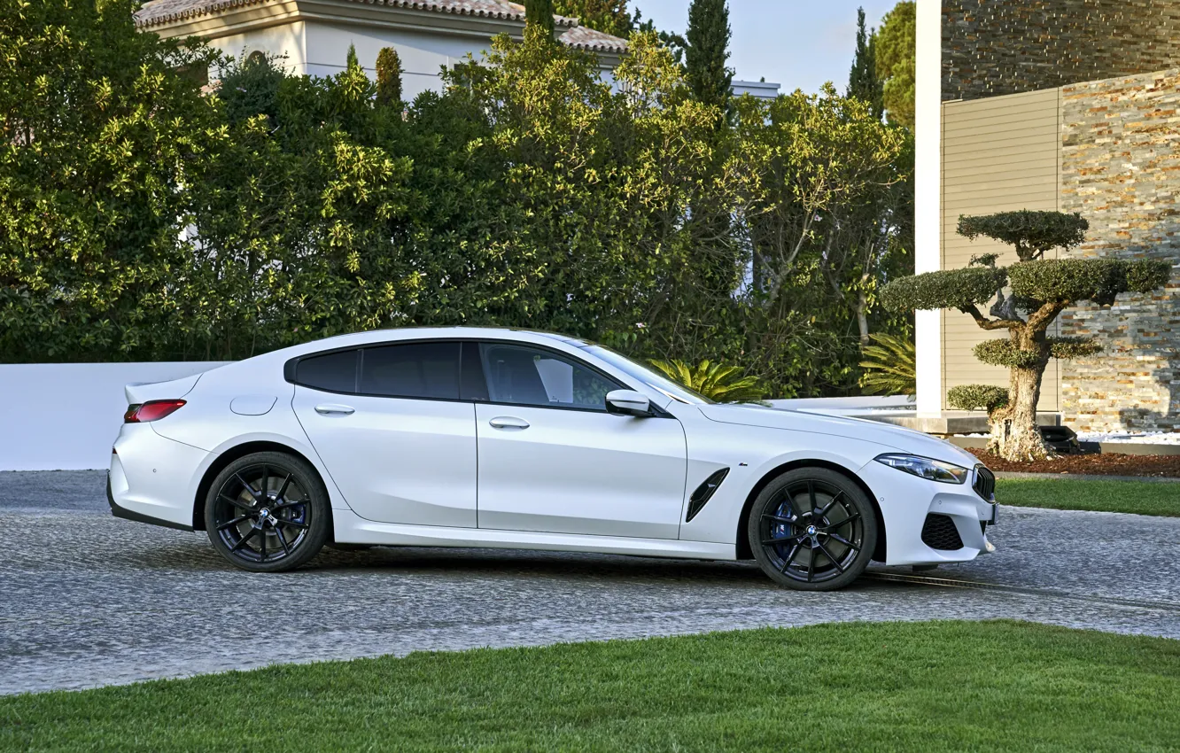 Фото обои белый, газон, купе, BMW, Gran Coupe, 840i, 8-Series, 2019