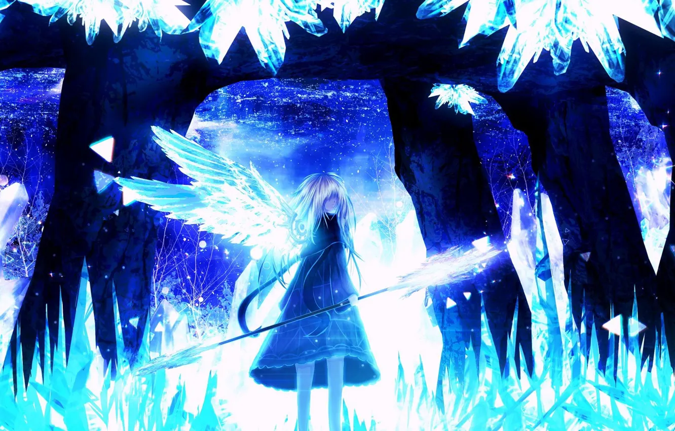 Фото обои лед, девушка, крылья, кристаллы, копье, пещера