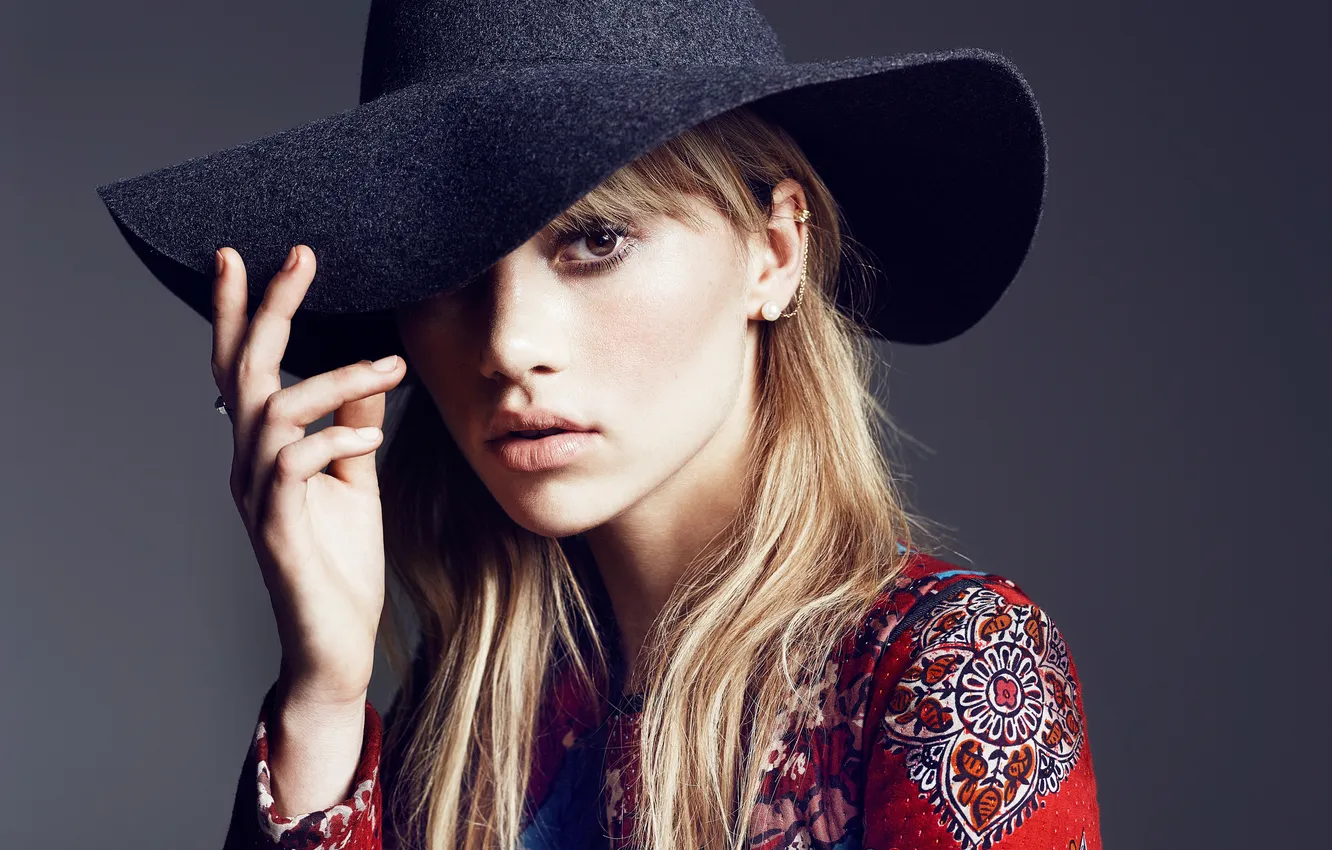Фото обои фон, модель, шляпа, актриса, блондинка, Vogue, Suki Waterhouse, Сьюки Уотерхаус
