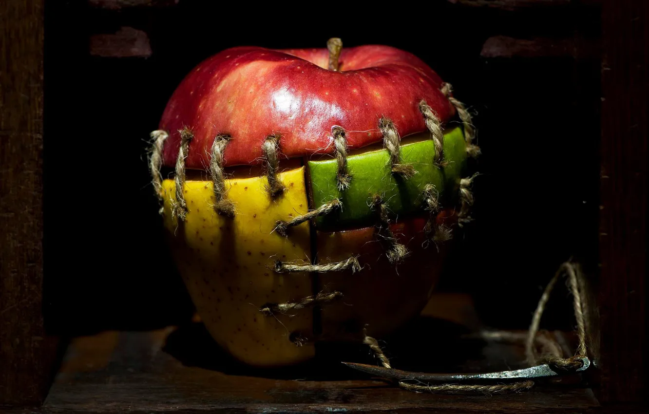 Фото обои яблоко, игла, куски, нить, швы, франкенштейн, Gomezy Escalonilla