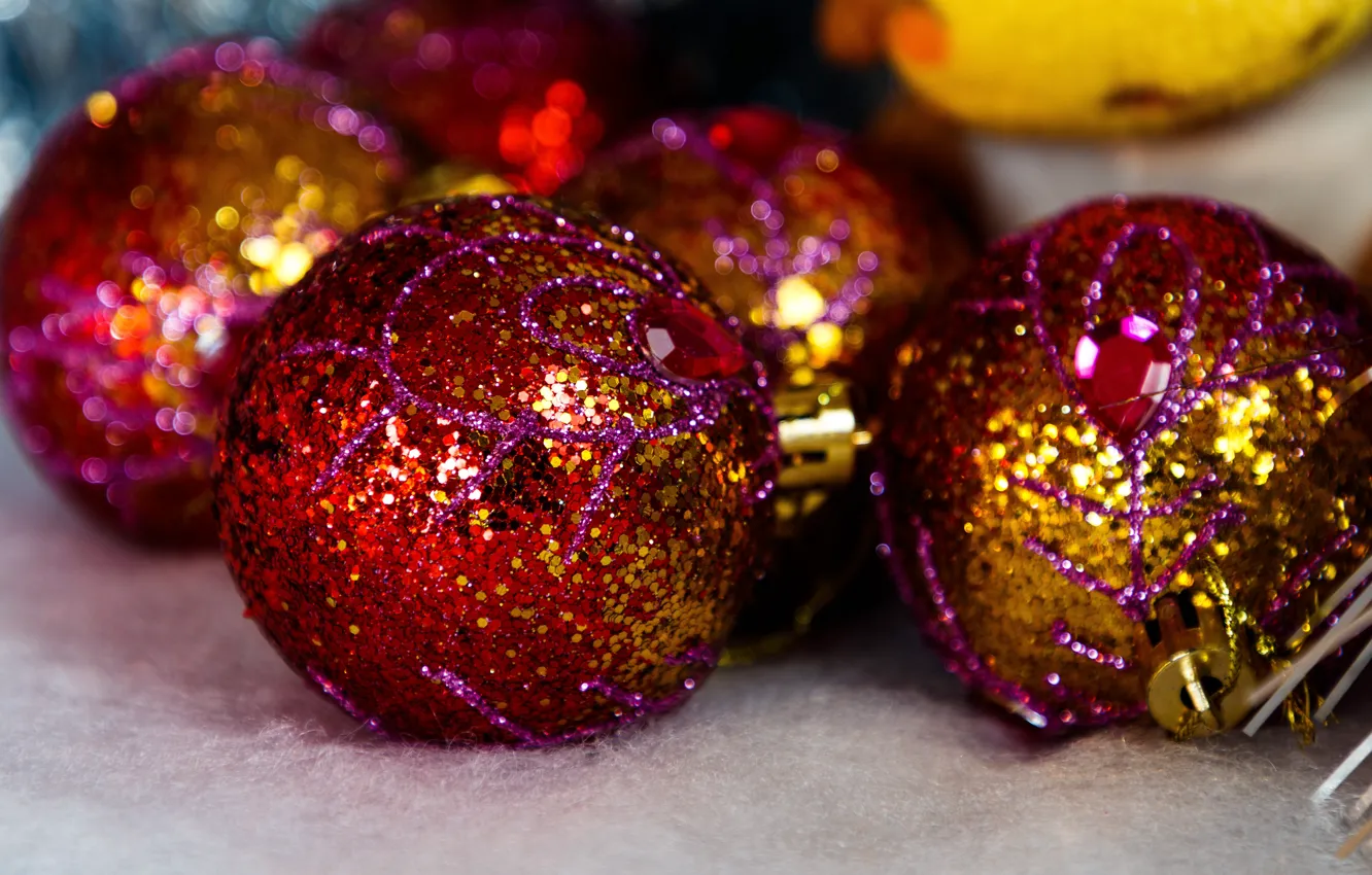 Фото обои шарики, праздник, шары, яркие, блеск, шарик, Рождество, красные
