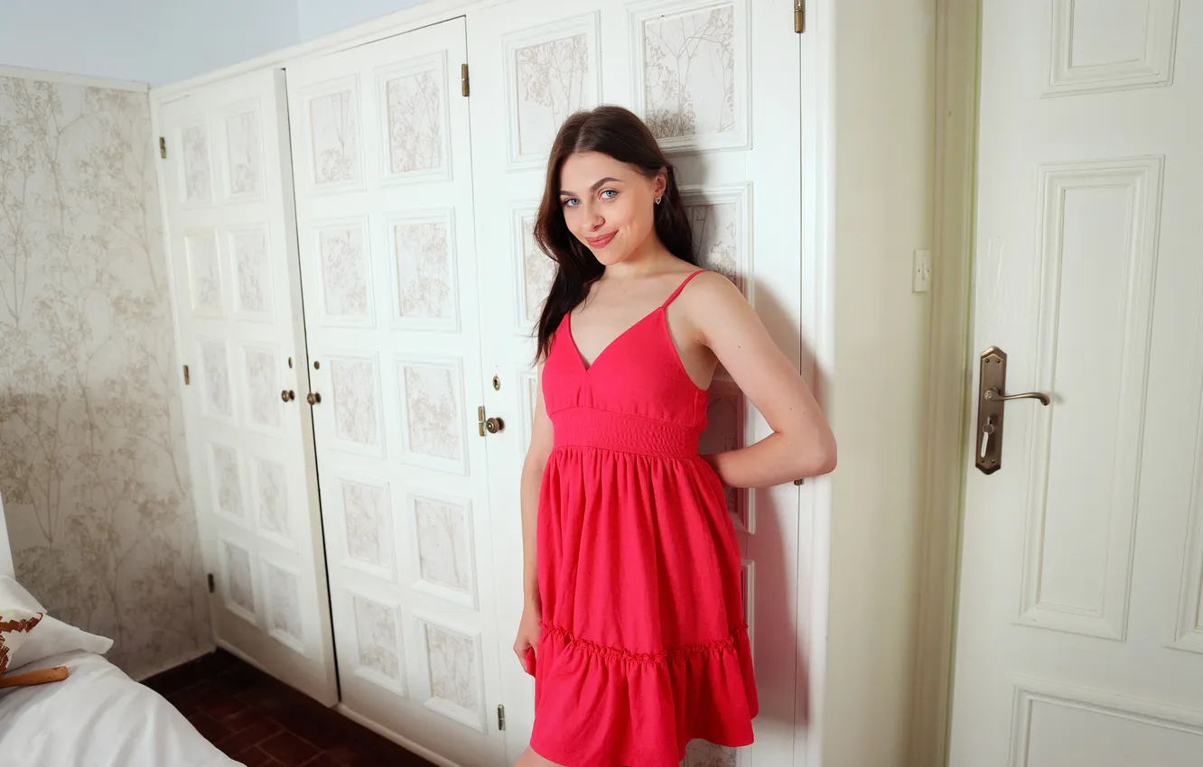 Фото обои long hair, model, awesome, brunette, posing, red dress, beautiful face, slim girl