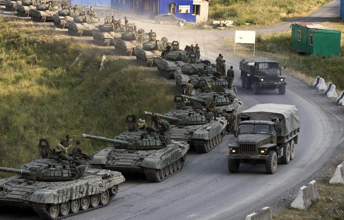 Фото обои дорога, грузовики, война, Кавказ, Танки, Т-72, колонна танков