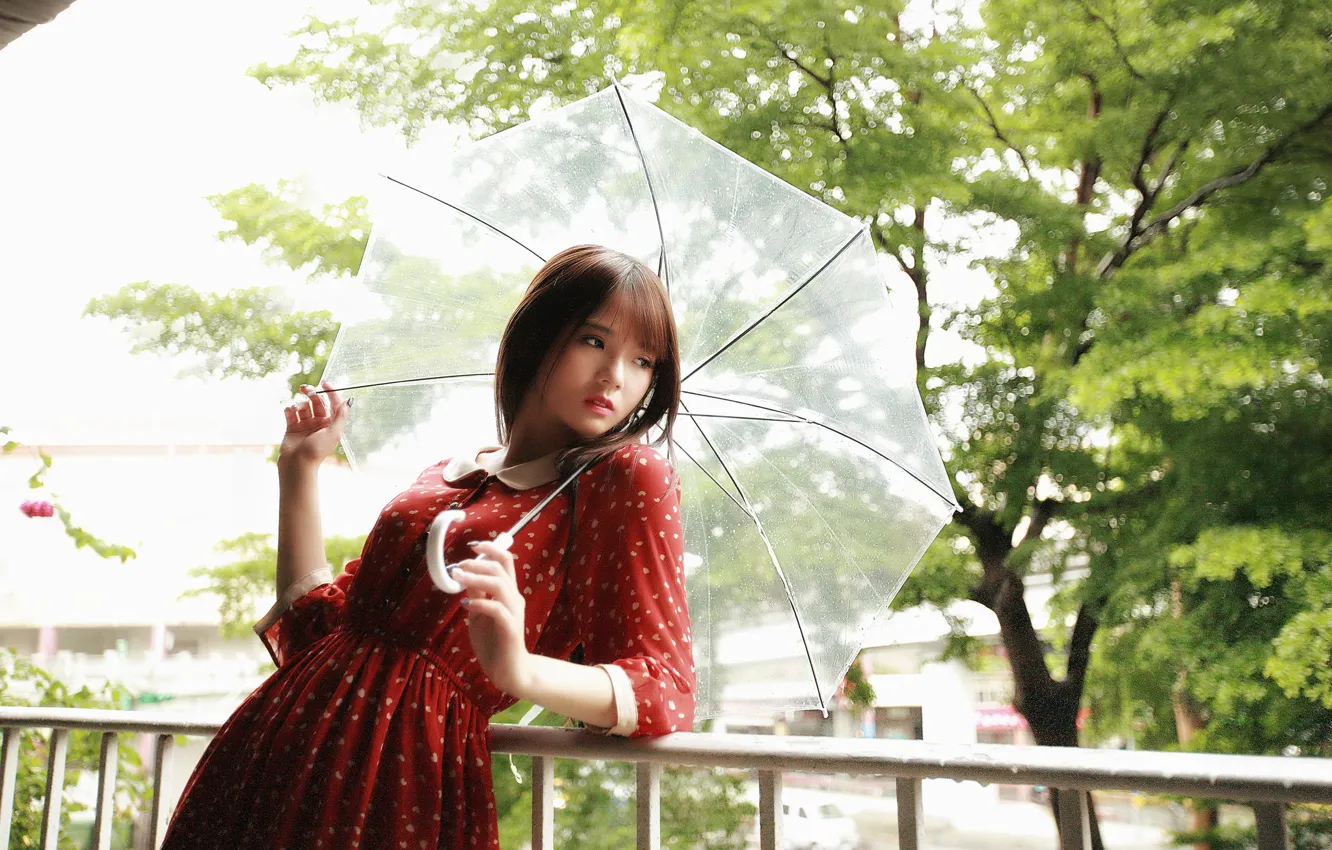 Фото обои лето, лицо, зонтик, волосы, платье, красотка