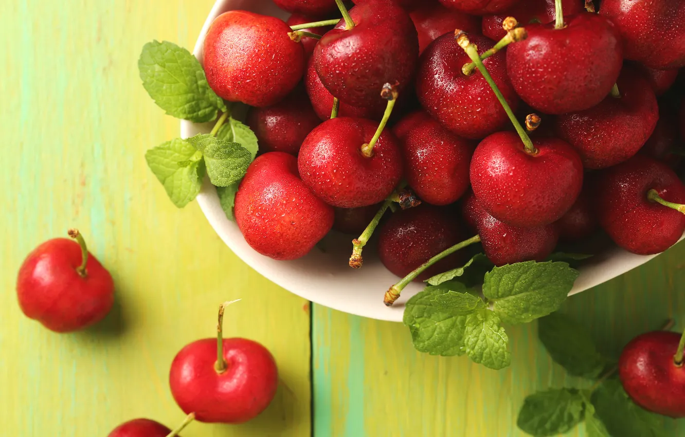 Фото обои ягоды, красные, мята, вишни