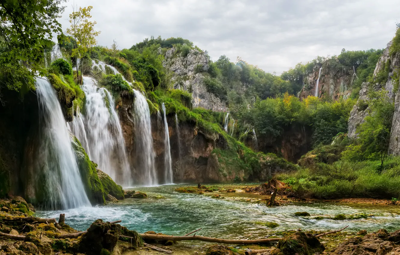 Фото обои лес, ручей, скалы, водопады, Хорватия, Plitvice Lakes