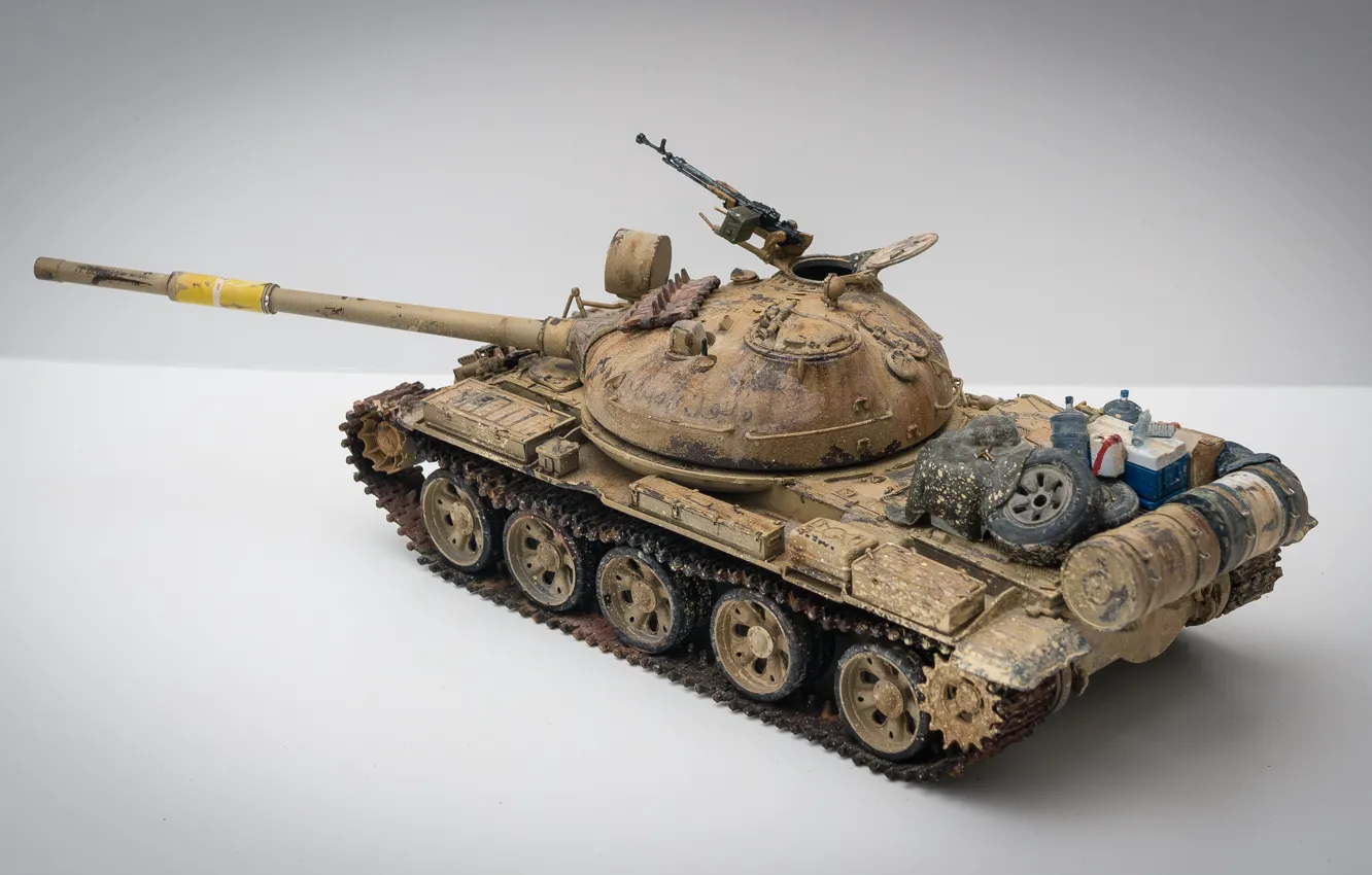 Фото обои игрушка, средний танк, моделька, Иракский Т-62