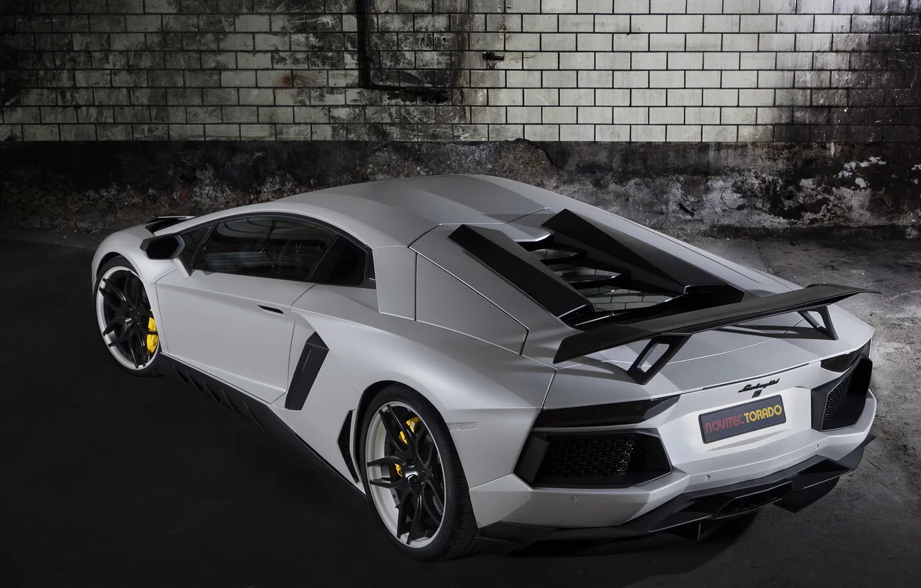 Фото обои Lamborghini, white, tuning, aventador, novitec