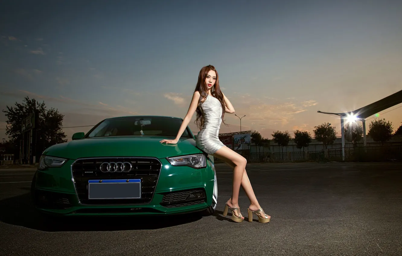 Фото обои взгляд, Audi, Девушки, азиатка, красивая девушка, зеленый авто