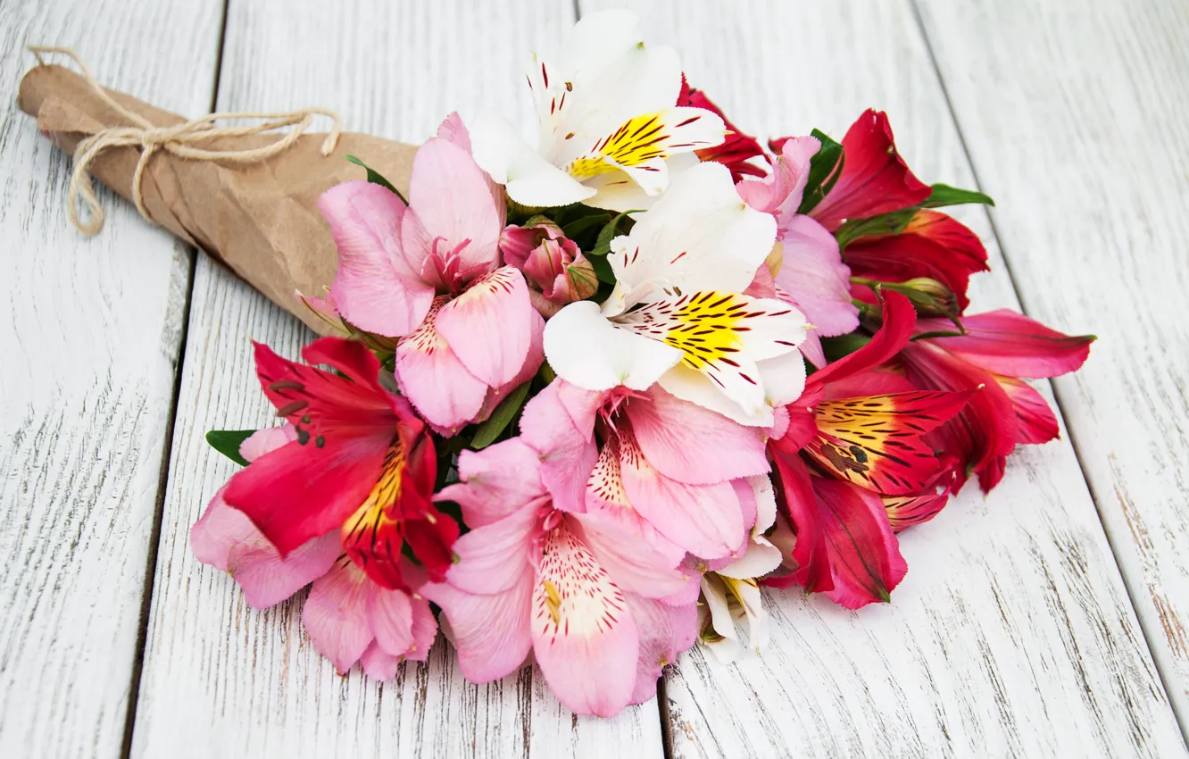 Фото обои цветы, лилии, букет, розовые, wood, pink, flowers, lily