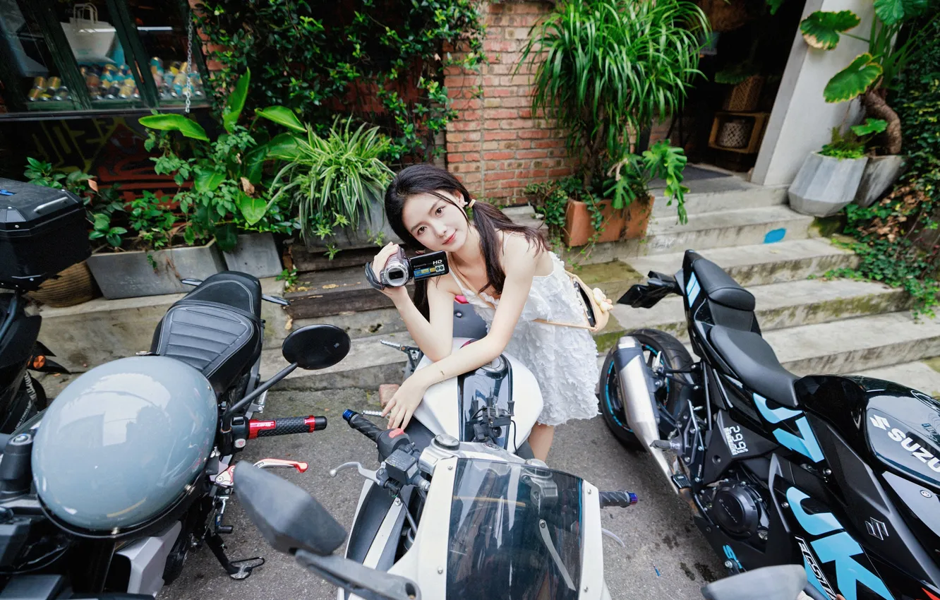 Фото обои Beautiful, Asian, Model, Camera, Woman, Cute, Pretty, Bikes