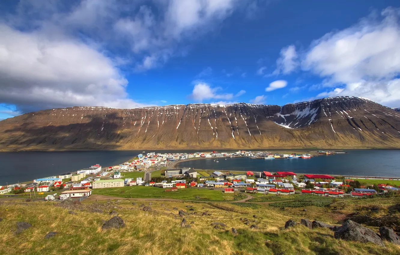 Фото обои горы, город, Исландия, Island, Isafjordur, фьорд, Исафьордюр