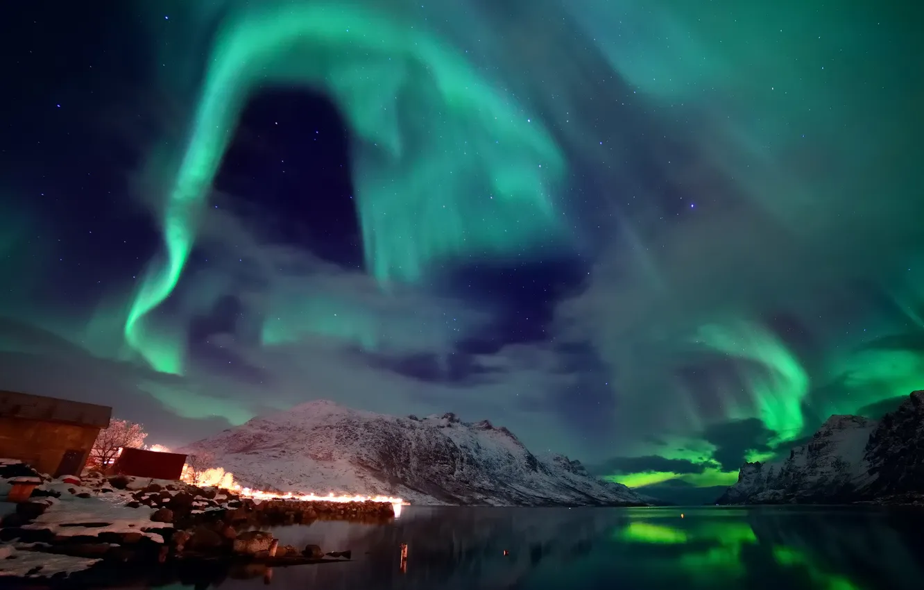 Фото обои зима, небо, острова, звезды, свет, снег, северное сияние, Норвегия