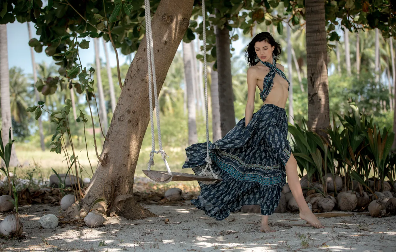 Фото обои girl, beach, barefoot, palms, pareo, Oksana Oksi