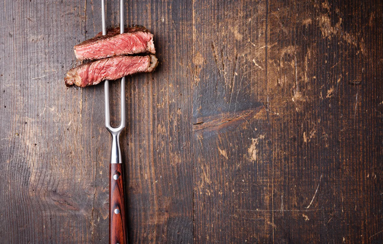 Фото обои wood, fork, meat, roasted