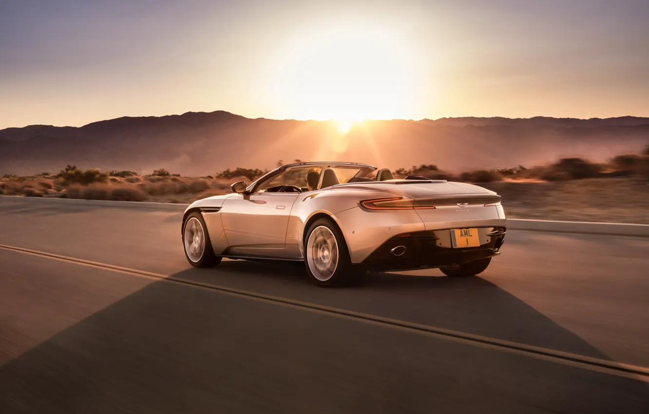 Фото обои Aston Martin, вид сзади, 2018, Volante, DB11