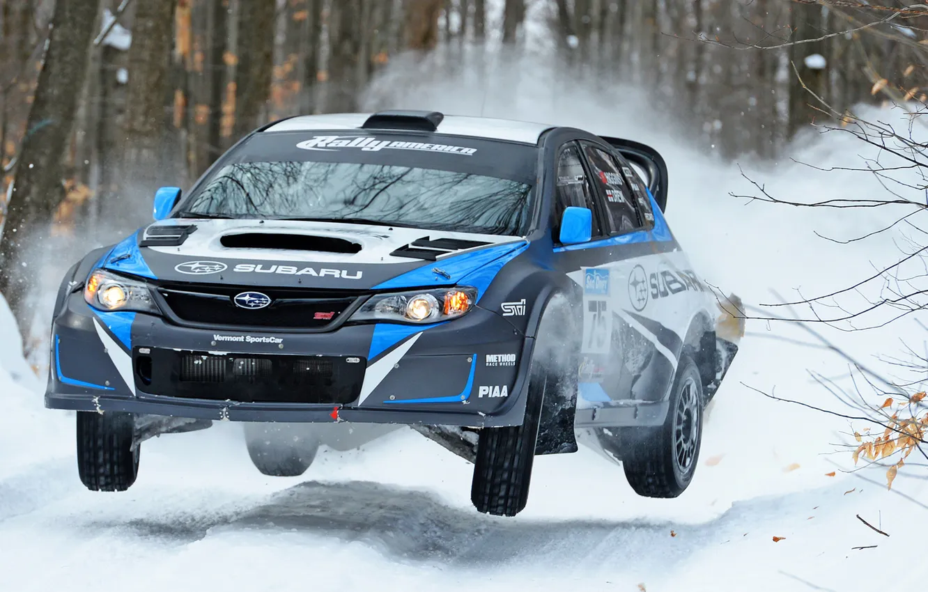 Фото обои Зима, Subaru, Impreza, Снег, Лес, Машина, Занос, Rally