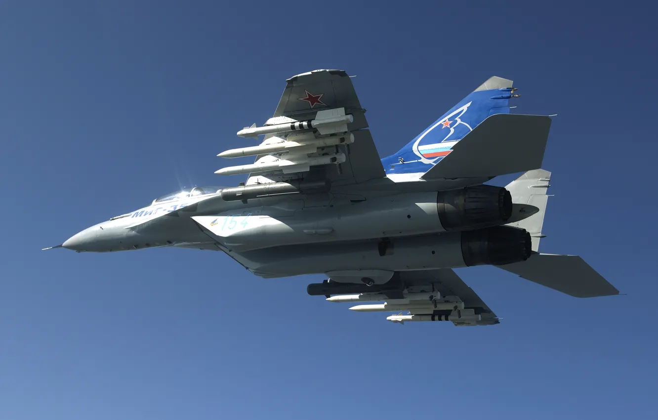 Фото обои небо, высота, Истребитель, ракеты, полёт, Россия, самолёт, боеприпасы