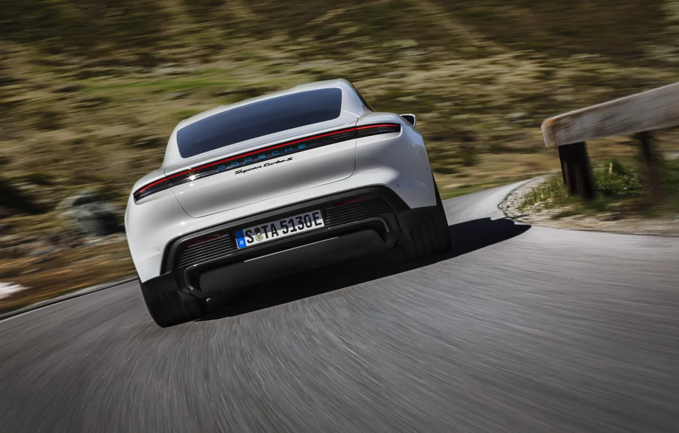 Фото обои скорость, Porsche, вид сзади, Turbo S, 2020, Taycan