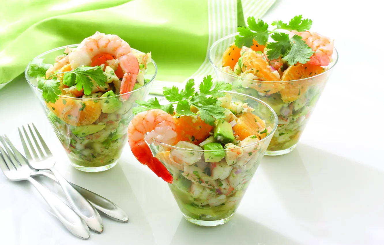 Фото обои зелень, вилка, салат, креветки, мандарины, авокадо, shrimps