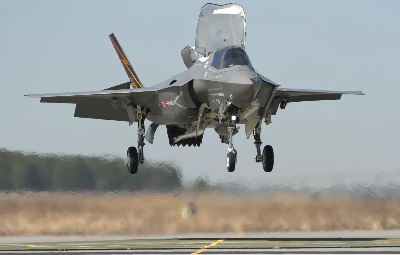 Фото обои посадка, Lightning II, ВПП, Локхид Мартин, Lockheed Martin, F-35В, Ф-35Б, и вертикальной посадкой