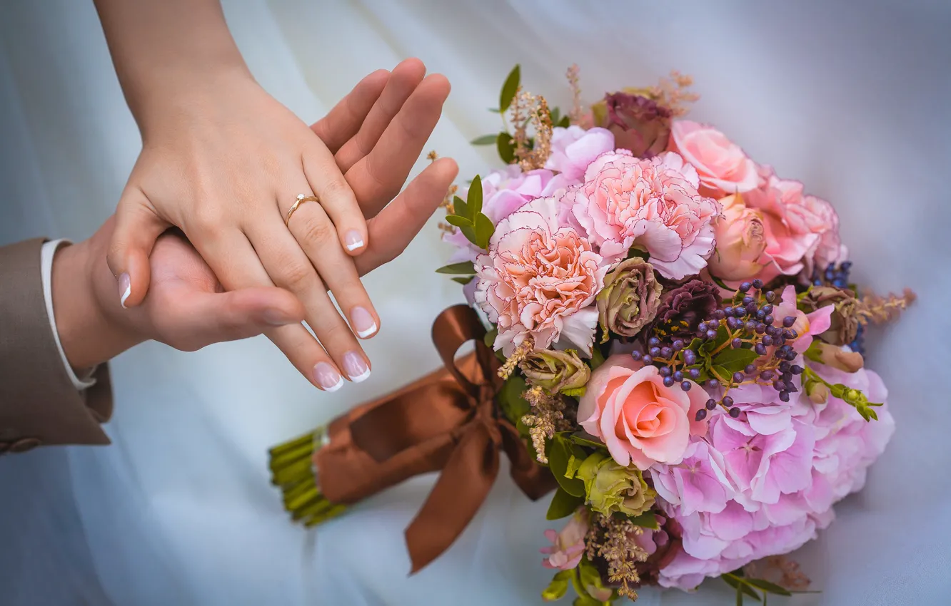 Фото обои любовь, цветы, розы, букет, руки, свадьба