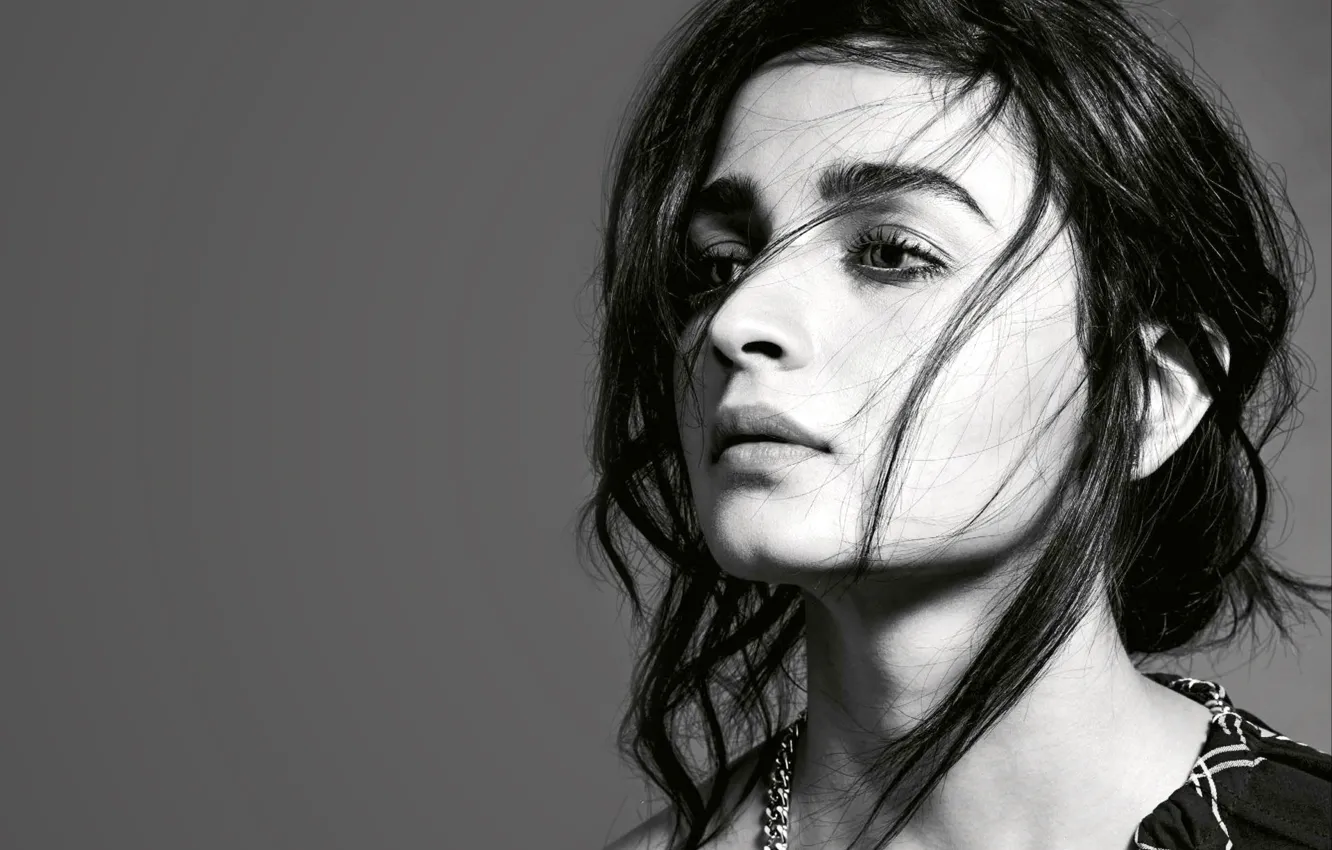 Фото обои girl, hot, sexy, eyes, smile, beautiful, figure, model