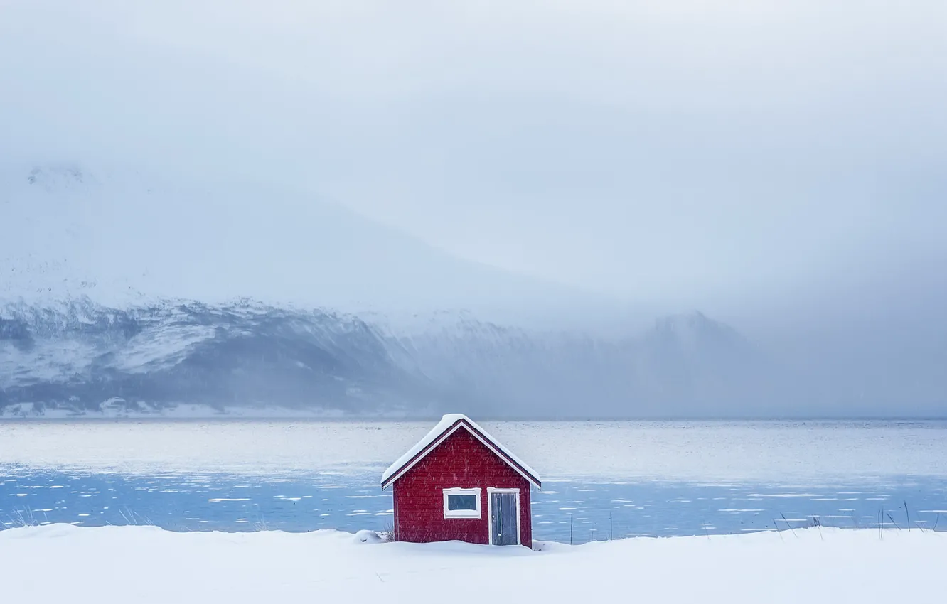 Фото обои зима, снег, дом, берег