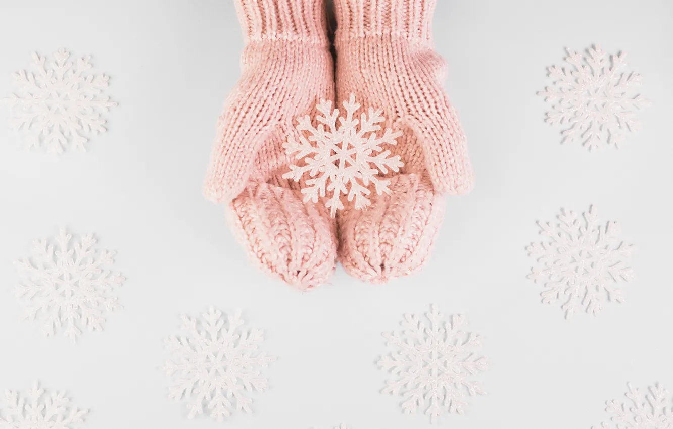 Фото обои зима, снег, снежинки, pink, winter, варежки, snow, hands