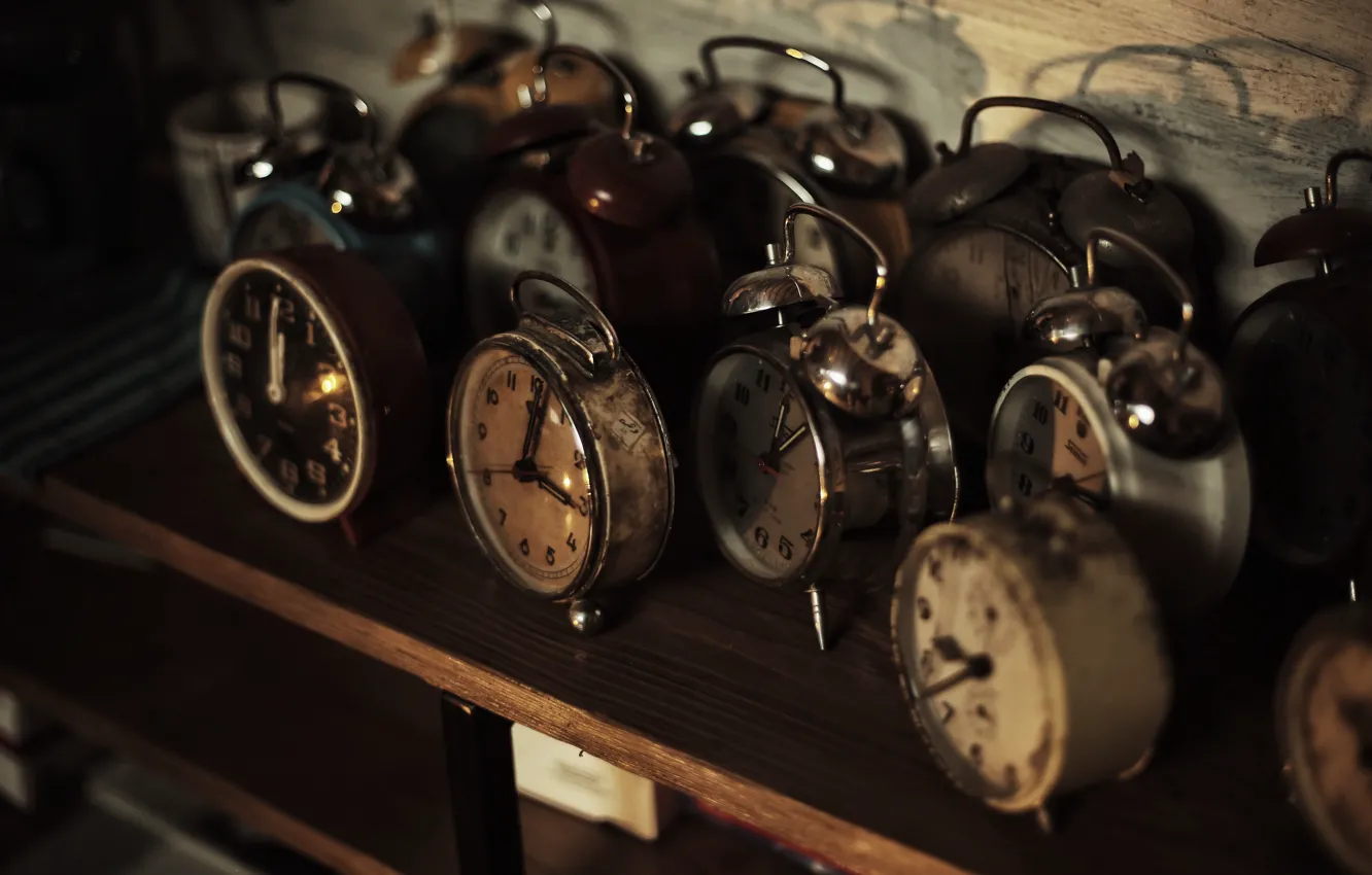 Vintage time. Забытые временем. Советские  будильник старые. Вечный будильник. Vintage Alarm Clock.