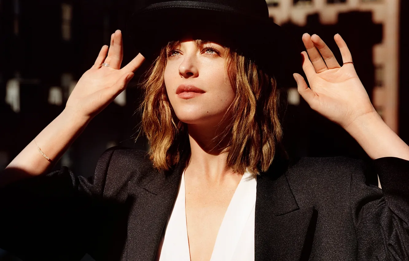 Фото обои модель, шляпа, актриса, фотограф, пиджак, Vogue, Dakota Johnson, 2016