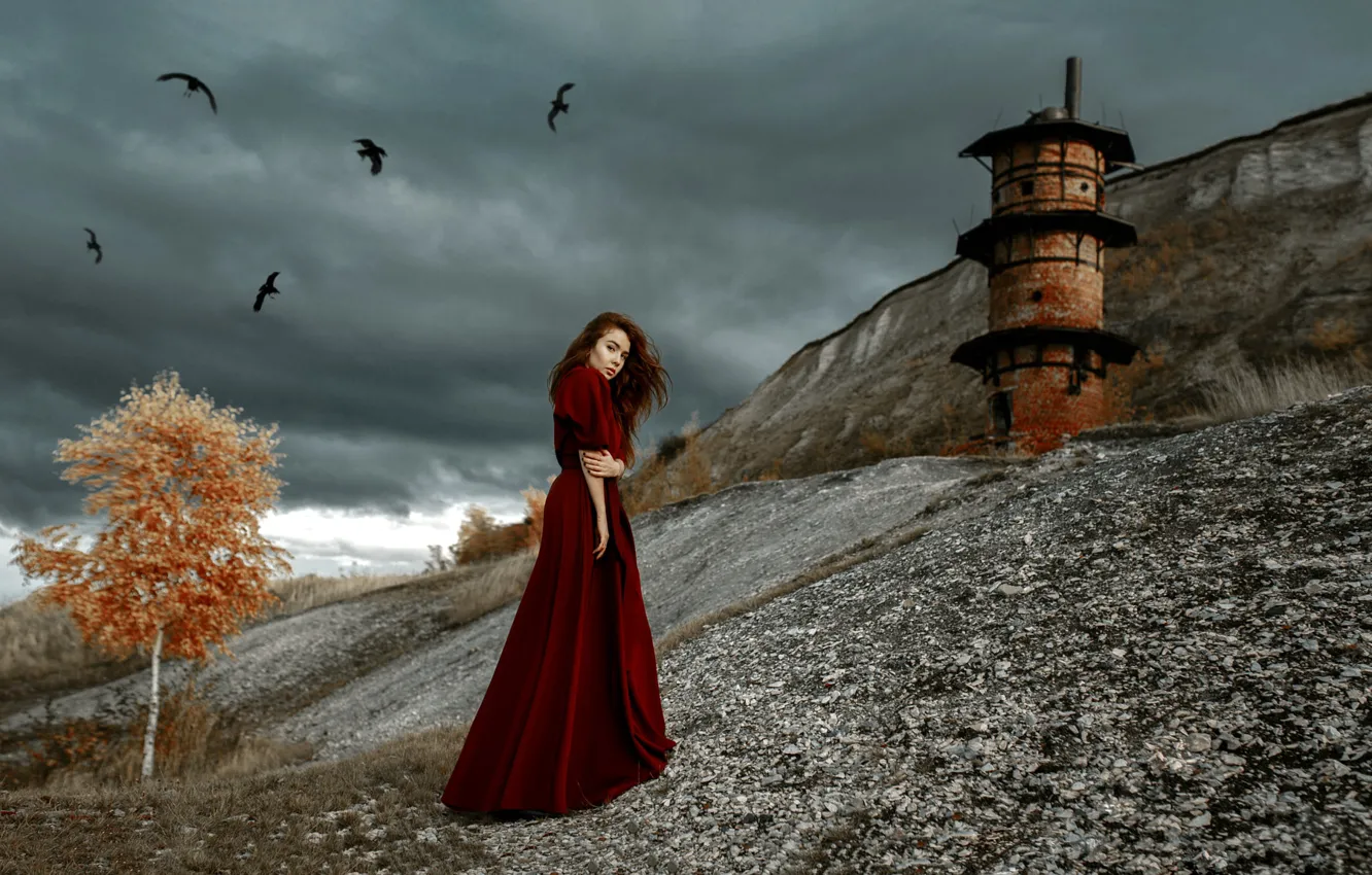 Фото обои sky, dress, woman, clouds, tree, model, redhead, lighthouse