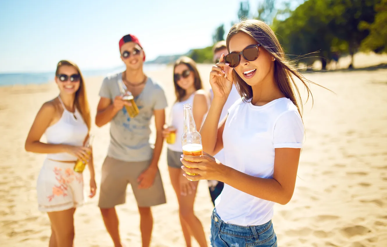 Фото обои glass, friendship, fun, funny, group, friend, hanging, hipster